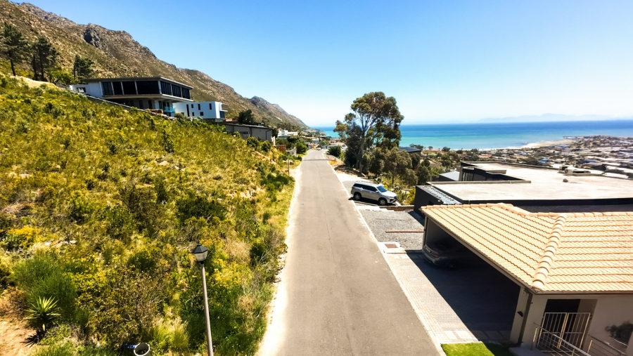  Bedroom Property for Sale in Gordon Heights Western Cape